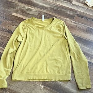 Athleta olive  Long Sleeve Women's Top